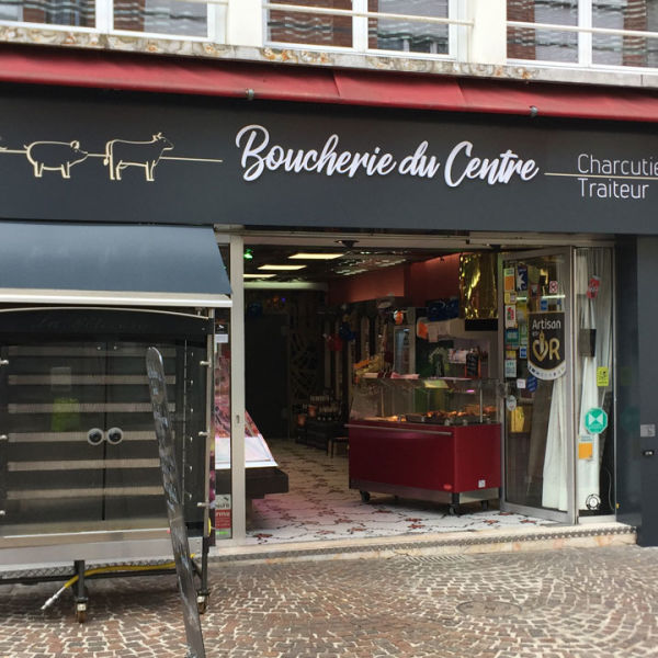 habillage d'une boucherie alu avec lettres reliefs