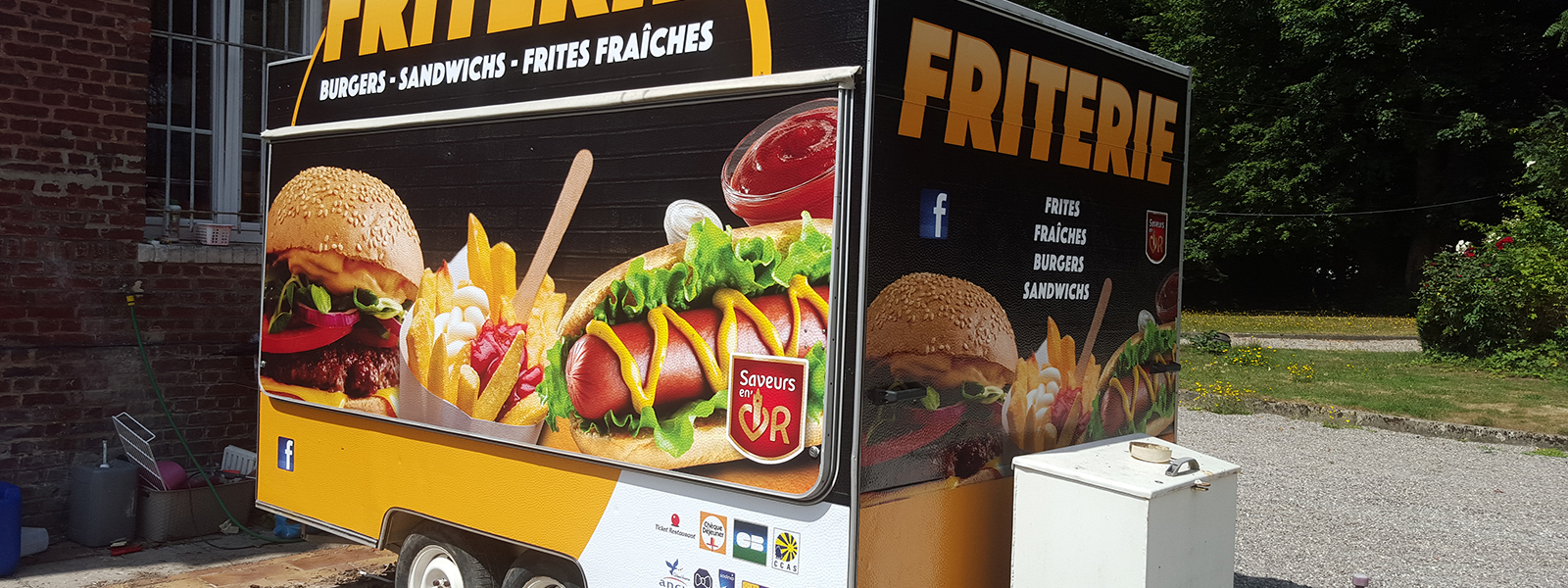 Décoration de remorque pour une friterie